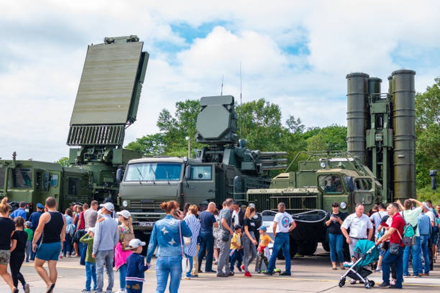 Tổ hợp phòng không Pantsir-S trang bị tới 48 tên lửa cỡ nhỏ để chống UAV