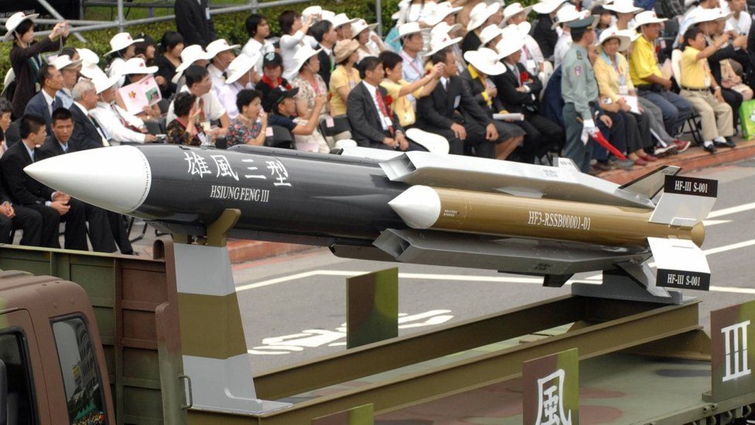 Đài Loan lần đầu trình làng tên lửa hành trình Hsiung Feng 2E
