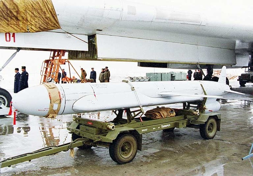 Tên lửa hành trình Kh-50 tuyệt mật của Nga đã tham gia chiến đấu