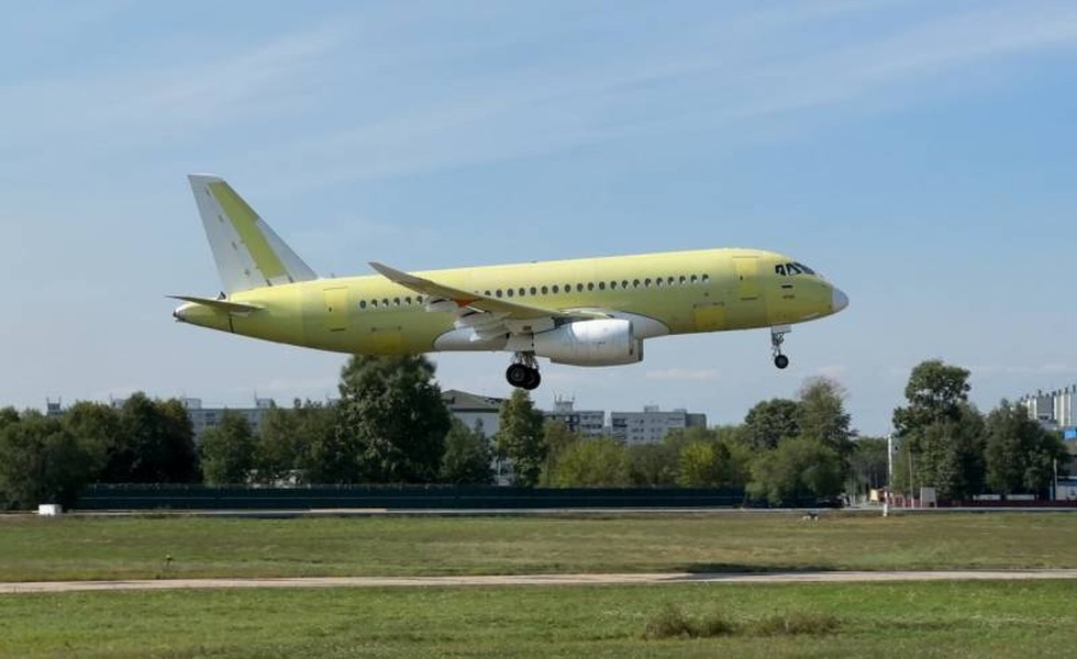 SJ-100 hay SJ-75: Liệu có tương lai cho máy bay Superjet được 'Nga hóa'?