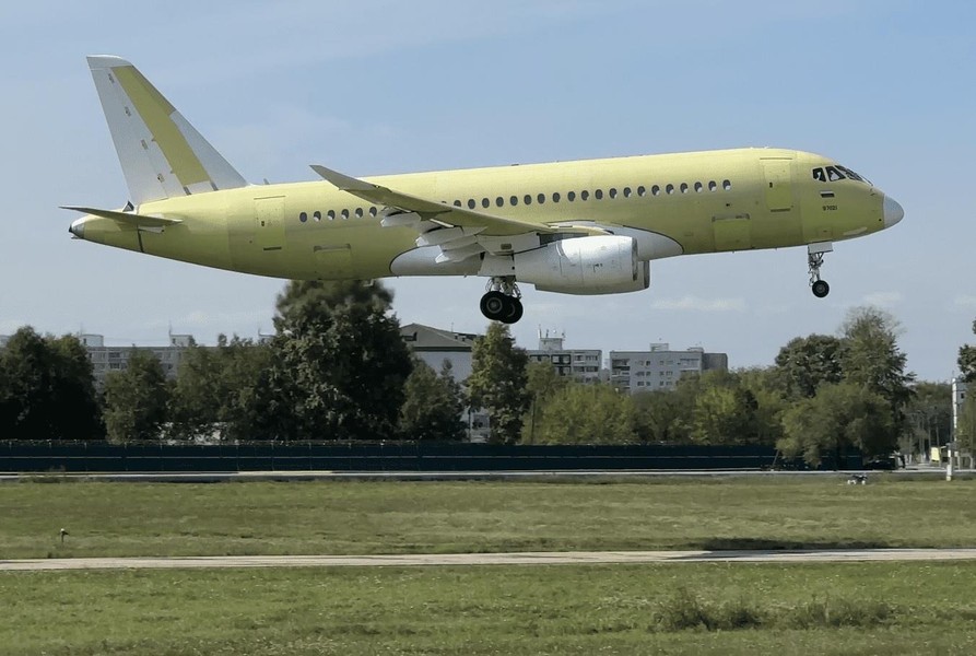 SJ-100 hay SJ-75: Liệu có tương lai cho máy bay Superjet được 'Nga hóa'?