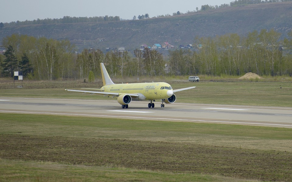 SJ-100 hay SJ-75: Liệu có tương lai cho máy bay Superjet được 'Nga hóa'?