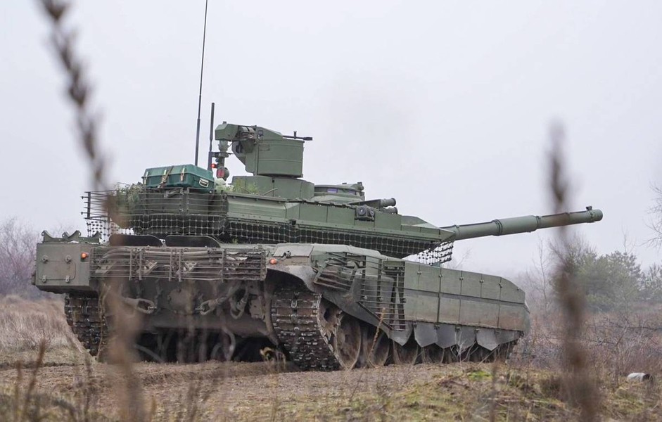 Cuộc ‘đối đầu trên giấy’ giữa xe tăng T-90M Nga và M1 Abrams Mỹ lại tiếp diễn