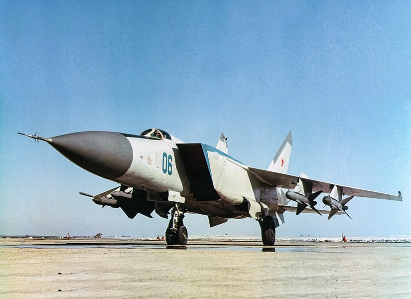 Rút kinh nghiệm vụ MiG-25P đào tẩu trong quá khứ, Nga canh phòng tiêm kích MiG-31K đầy cẩn mật