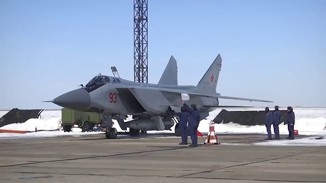 Tiêm kích MiG-31 có thể thay đổi mục tiêu của tên lửa Kinzhal đã phóng