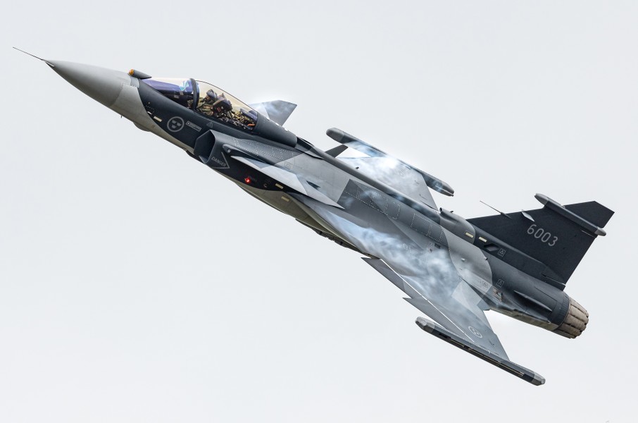 Nguyên nhân nào khiến tiêm kích JAS 39 Gripen không thể tới Ukraine?