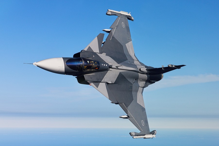 Nguyên nhân nào khiến tiêm kích JAS 39 Gripen không thể tới Ukraine?