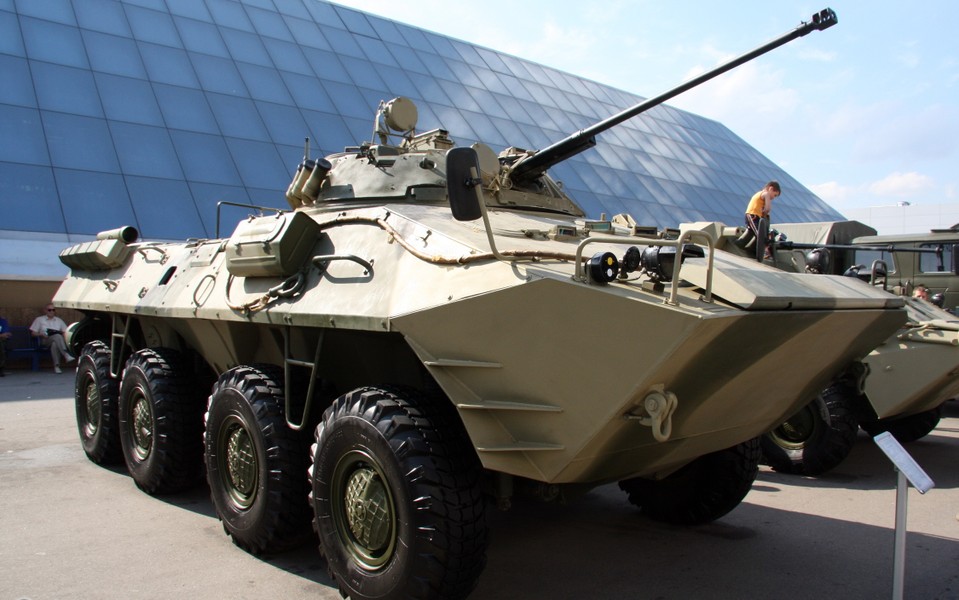 'Taxi chiến trường' BTR-90 Rostok 'độc nhất vô nhị' của Nga bị binh lính bỏ rơi 