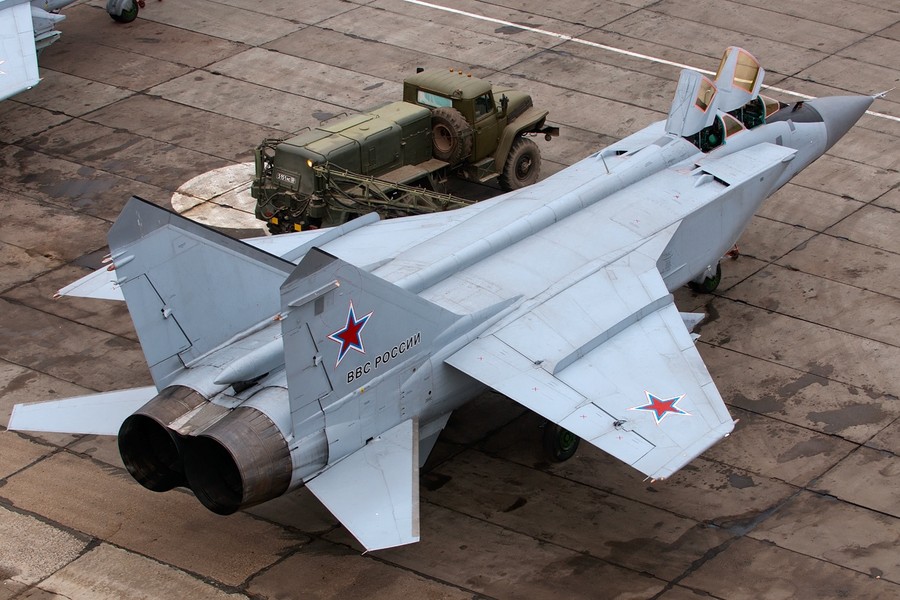 Vì sao MiG-31K Nga dù nằm sâu trong nội địa nhưng cứ cất cánh là NATO lại nắm rõ?
