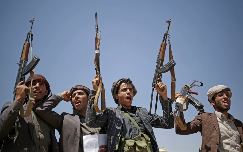 Liên minh quốc tế bắt đầu chiến dịch tấn công lực lượng Houthi