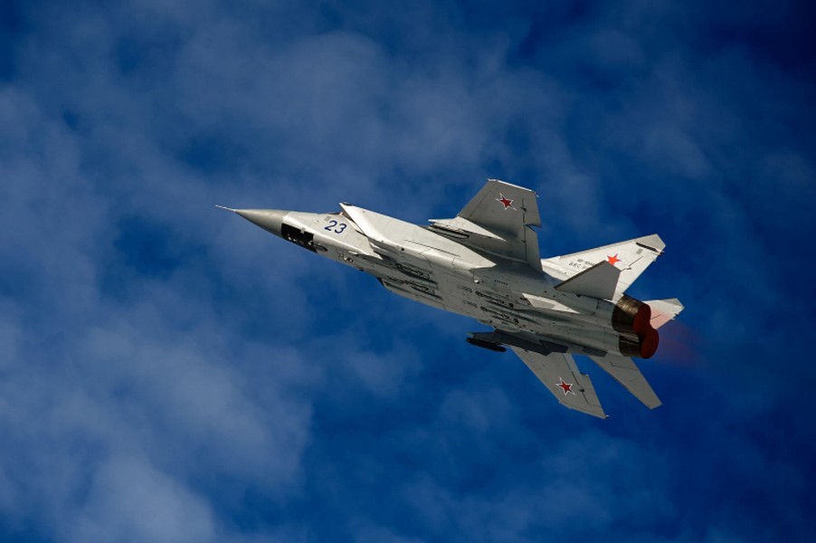 Nga cấp tốc tăng cường tiêm kích MiG-31 khi F-16 sắp tham chiến