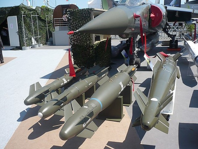 Tiêm kích F-16 trong tay Ukraine sẽ nhận bom dẫn đường AASM Hammer cực mạnh?