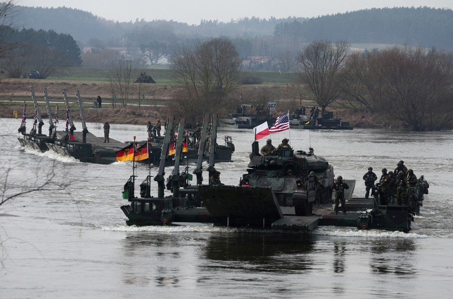 Nga cảnh báo đáp trả mạnh mẽ sau khi nhận định NATO trực tiếp tham gia xung đột Đông Âu