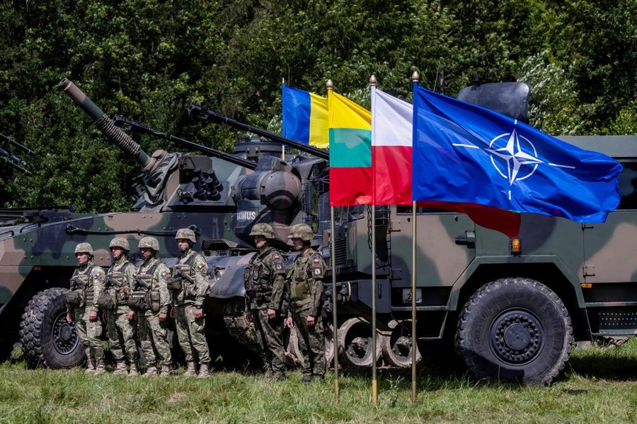 Nga cảnh báo đáp trả mạnh mẽ sau khi nhận định NATO trực tiếp tham gia xung đột Đông Âu