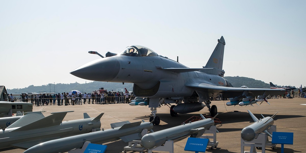 Trung Quốc chớp thời cơ đẩy Nga, Pháp khỏi thị trường vũ khí châu Phi