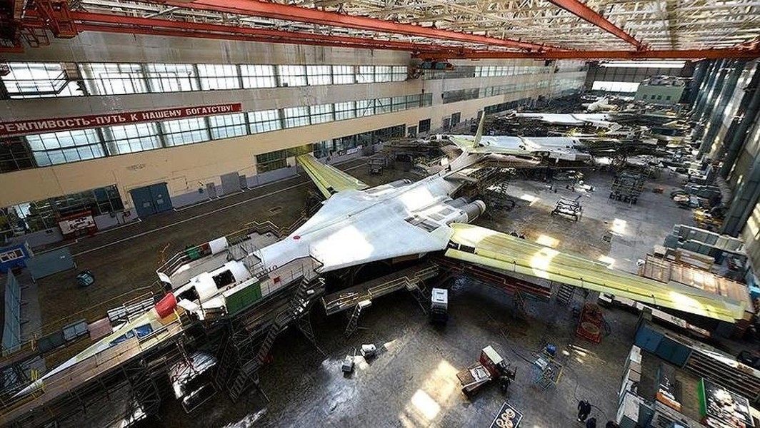 Nga hoàn thành nâng cấp nhà máy để sản xuất hàng loạt oanh tạc cơ Tu-160M