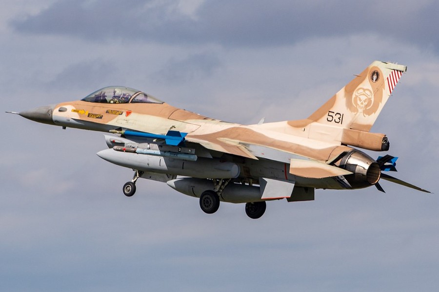 Israel loại biên hàng chục tiêm kích F-16C Barak-1 