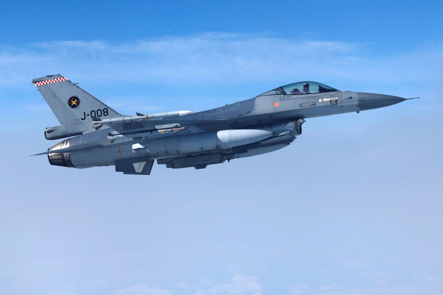 ‘Phi công Nga háo hức muốn đối đầu tiêm kích F-16’