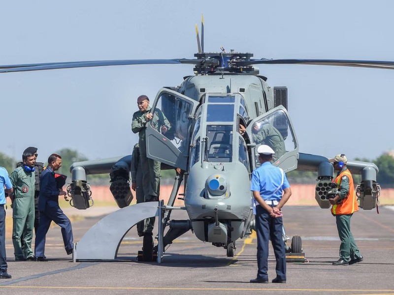 Trực thăng LCH Prachand Ấn Độ đánh bại Mi-35 Nga tại thị trường quan trọng