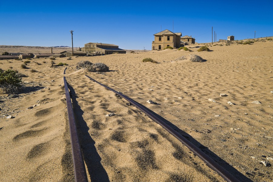 Kolmanskop - từ làng giàu nhất thế giới thành thị trấn ‘ma’ bị chôn vùi trong cát 