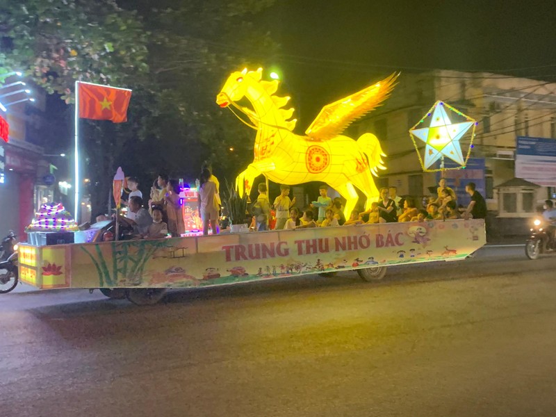Lễ hội Trung thu Tuyên Quang hấp dẫn du khách
