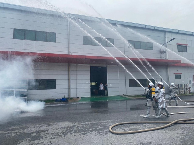 Phối hợp xử lý đám cháy giả định tại Công ty TNHH Việt Nam - Woosung