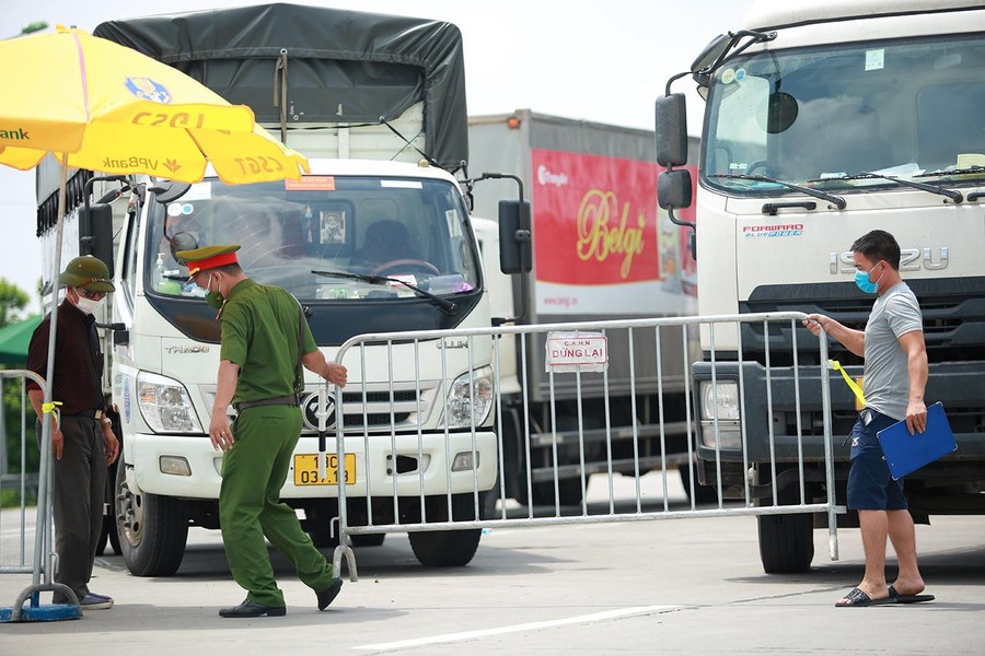 Lái xe cần mang giấy tờ gì để được vào Hà Nội?