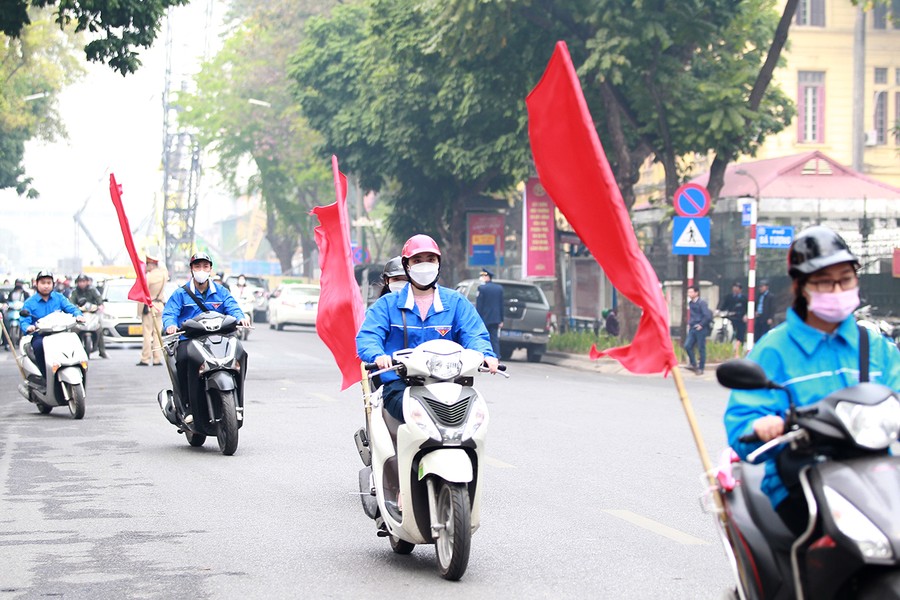 Hình ảnh lễ ra quân kiểm tra, xử lý vi phạm trật tự an toàn giao thông, đô thị ở Hà Nội 