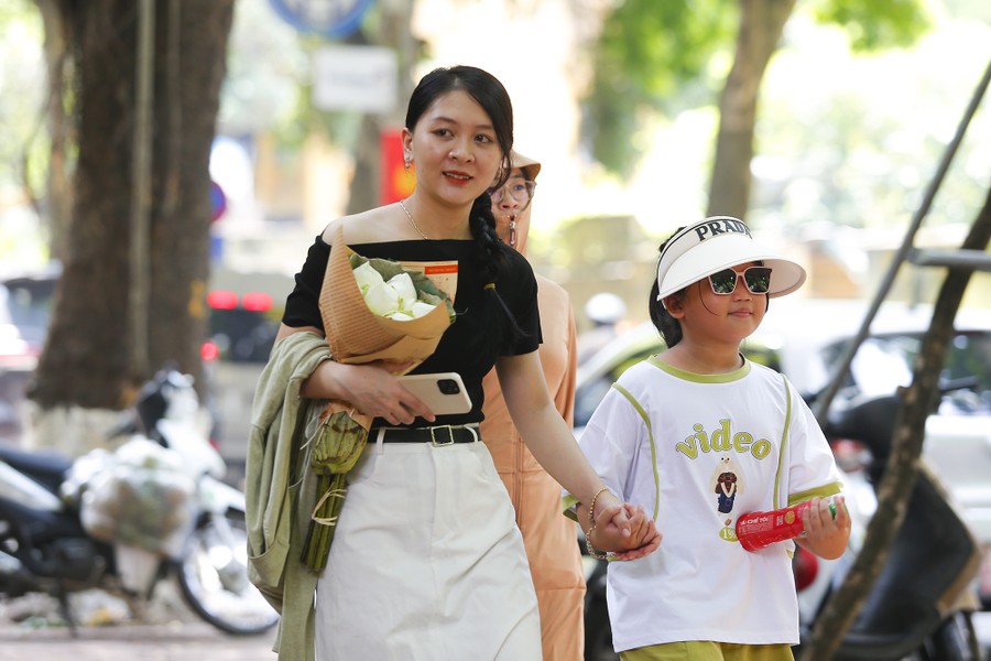 Đón mùa thu Hà Nội về trên con phố Phan Đình Phùng