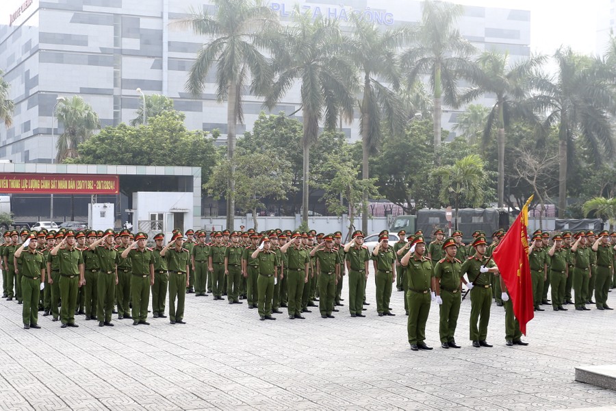 Hình ảnh ấn tượng của Cảnh sát Bảo vệ trình diễn võ thuật, tập huấn điều lệnh 