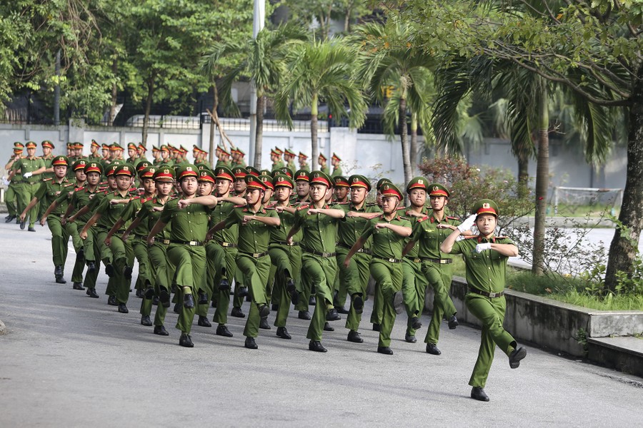 Hình ảnh ấn tượng của Cảnh sát Bảo vệ trình diễn võ thuật, tập huấn điều lệnh 