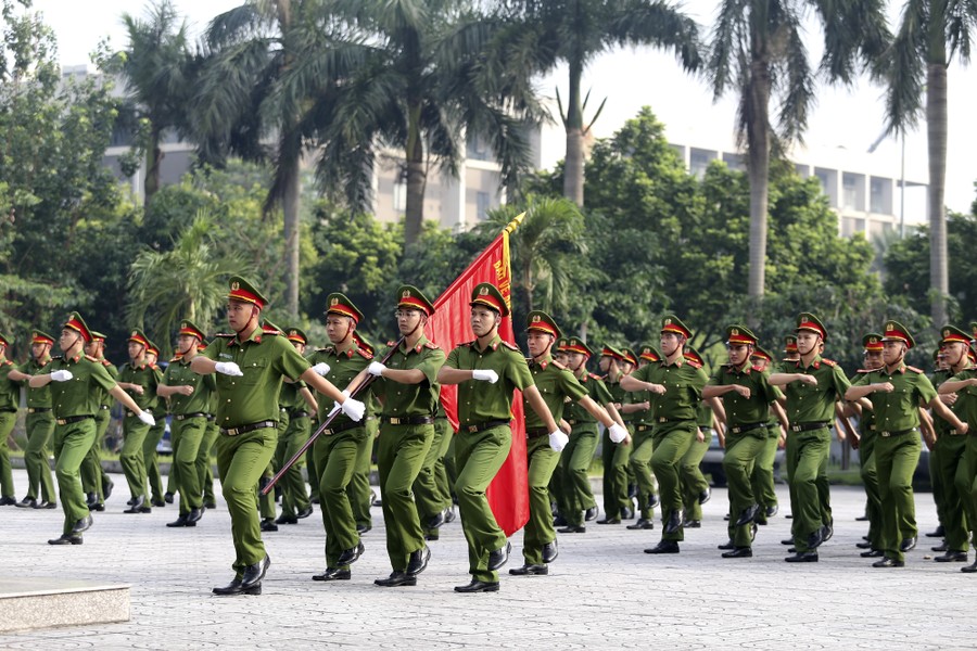 Hình ảnh ấn tượng của Cảnh sát Bảo vệ trình diễn võ thuật, tập huấn điều lệnh 