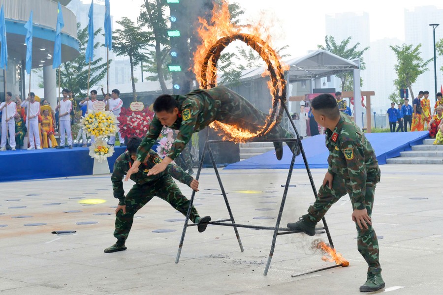 Tôn vinh sức trẻ, nhiệt huyết và tinh thần cống hiến của thanh niên Hà Nội