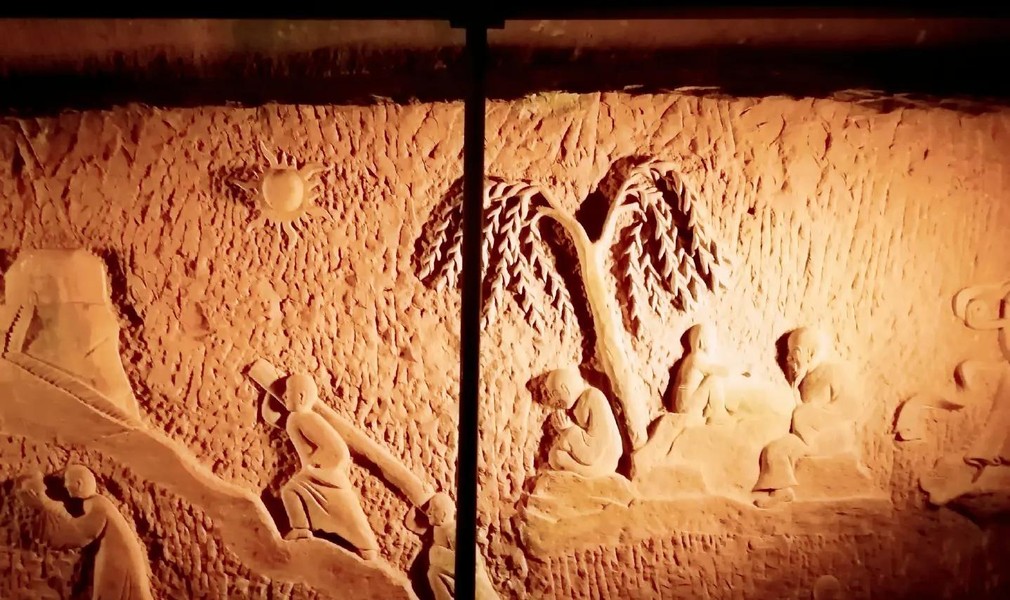 Kinh ngạc hang đá nhân tạo xây dựng từ 2.000 năm trước