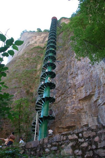 Cầu thang giữa thiên nhiên độc đáo nhất trên thế giới