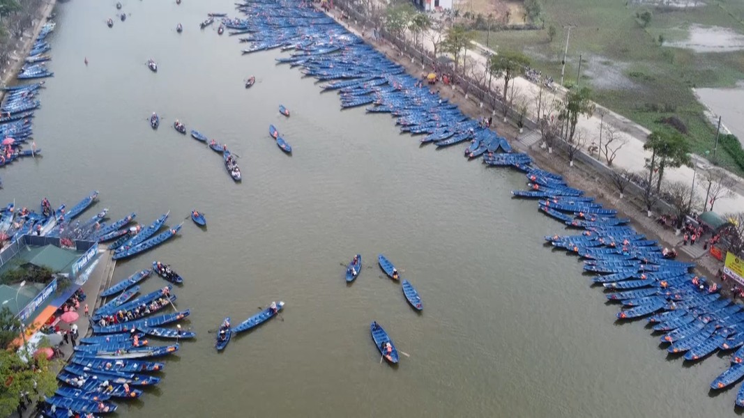 Kiểm soát chặt hoạt động của 4.500 phương tiện đò, thuyền tại chùa Hương