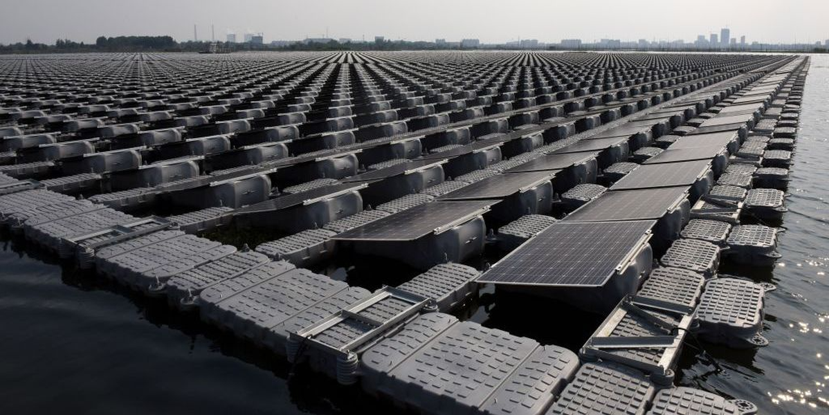 Trang trại điện mặt trời nổi lớn nhất thế giới