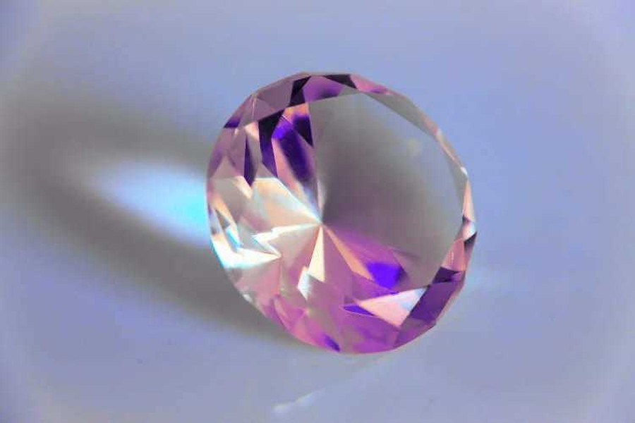 Lần đầu tiên kim cương được tạo ra từ hoa mẫu đơn 