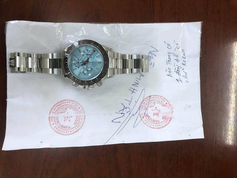 Chân dung Hoa hậu thế giới người Việt 2018 Lã Kỳ Anh trộm đồng hồ Rolex của bạn trai 