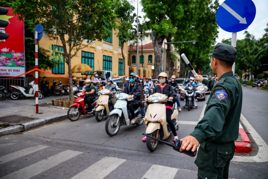 Năm tổ công tác đặc biệt CATP Hà Nội đã xử phạt gần 400 trường hợp vi phạm
