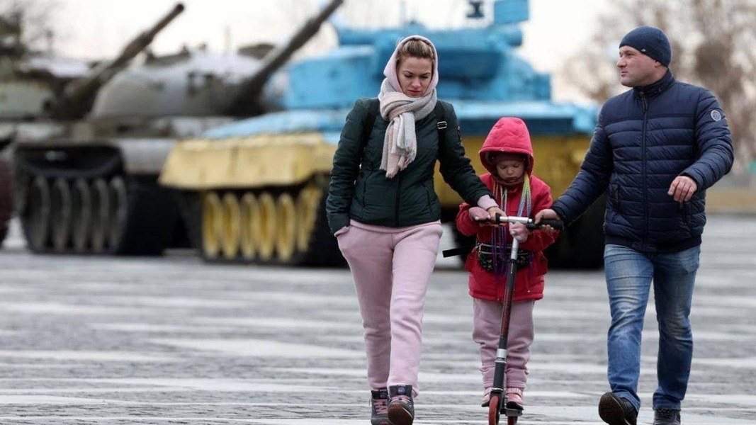 Phương Tây viện trợ Ukraine chống Nga: Nhiều thế hệ còng lưng trả nợ ‘lòng tốt’