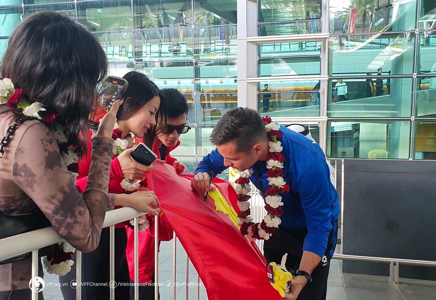 ĐT Việt Nam được đón tiếp như thượng khách khi tới Qatar dự Asian Cup