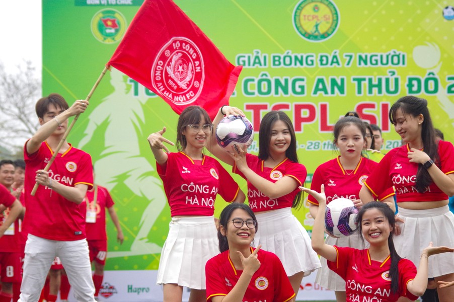 Hình ảnh ấn tượng tại vòng chung kết Giải bóng đá 7 người Tuổi trẻ Công an Thủ đô 2023