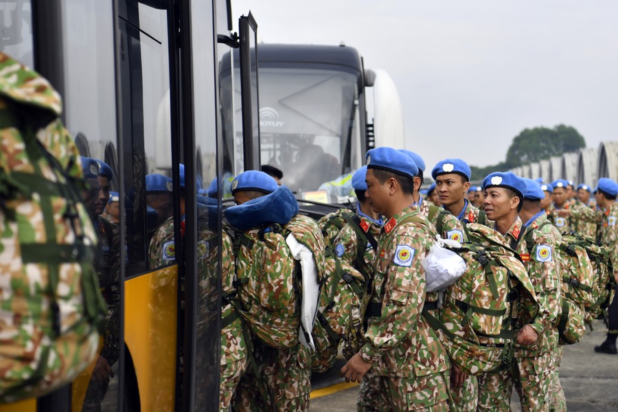 Nữ công binh Việt Nam rạng ngời lên đường làm nhiệm vụ gìn giữ hòa bình Liên Hợp Quốc