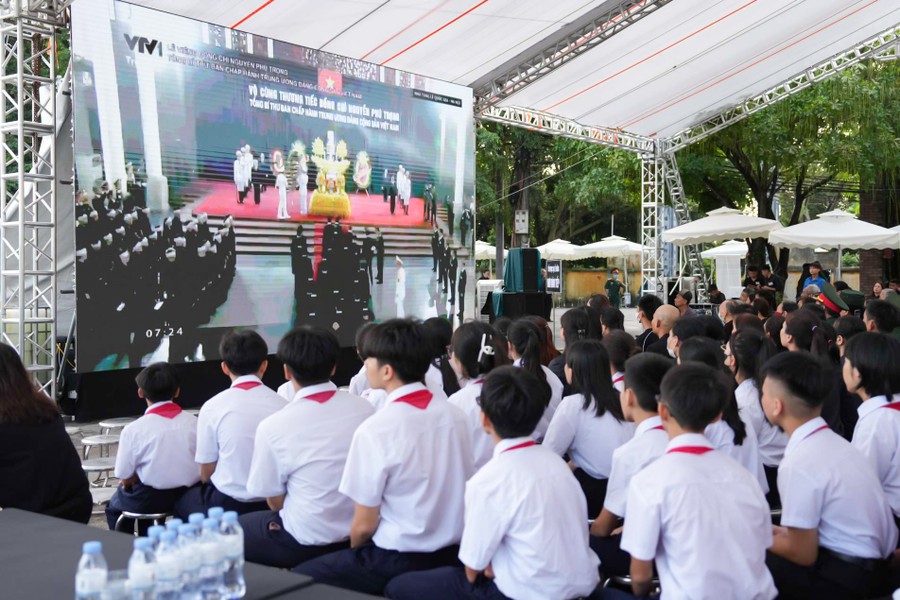 Xúc động hình ảnh ngày Quốc tang Tổng Bí thư Nguyễn Phú Trọng ở Hà Nội