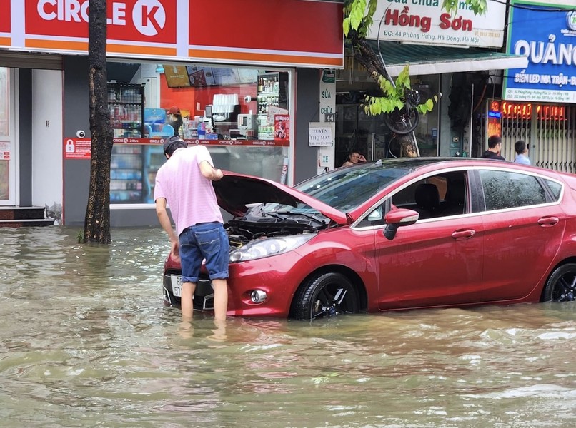 Hà Nội vẫn còn nhiều điểm ngập sâu cục bộ