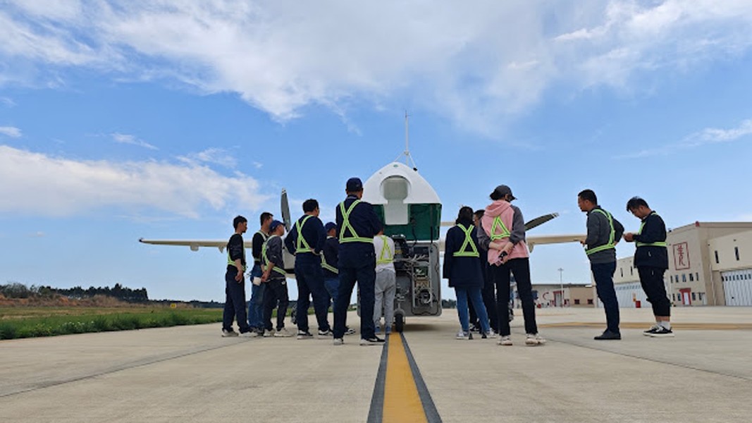 Trung Quốc chế tạo máy bay chở hàng không người lái, tốc độ 300km/h
