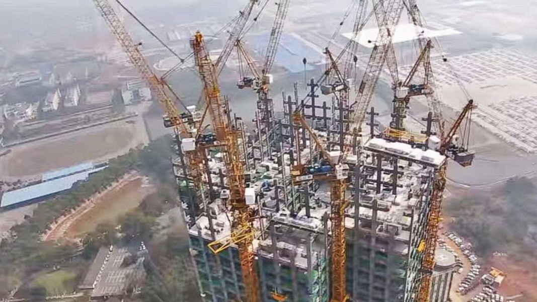 Trung Quốc khiến thế giới “ngả mũ, thán phục” khi xây tòa nhà chọc trời trong 19 ngày