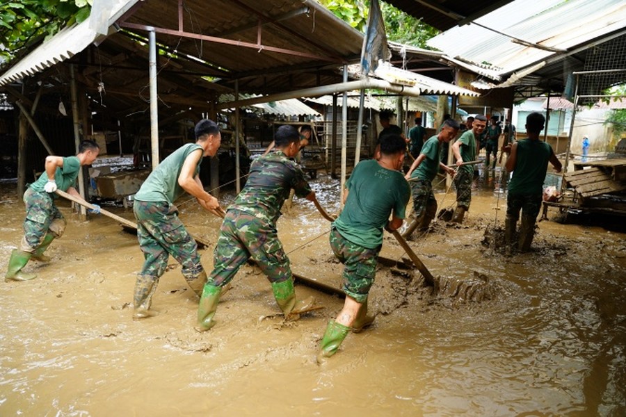 Nỗ lực khắc phục hậu quả, ổn định đời sống nhân dân tại các vùng bão lũ