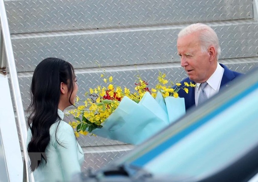 Những hình ảnh đầu tiên của Tổng thống Hoa Kỳ Joe Biden tại Hà Nội